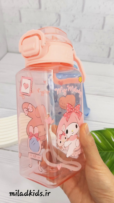 قمقمه بچگانه مربعی ملودی از نمای جلو