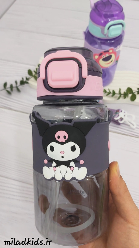 قمقمه دور سیلیکونی طرح کرومی از نمای نزدیک