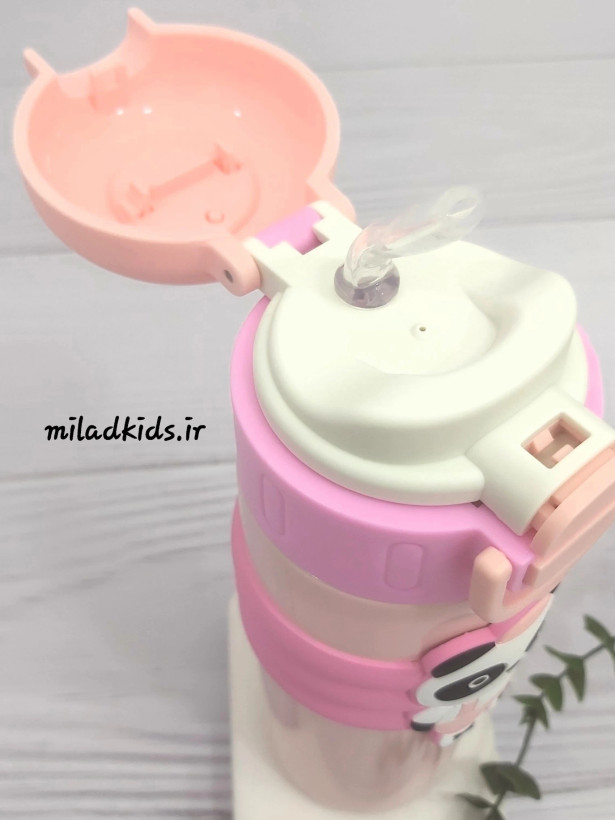 تراول ماگ دو حالته داخل استیل فانتزی طرح پاندا رنگ صورتی درب نی نوش باز شده