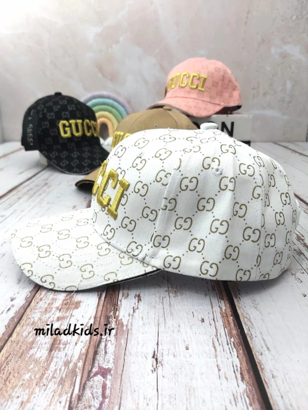 نمای نیمرخ کلاه کتان وارداتی دخترانه شش ترک طرح گوچی رنگ سفید