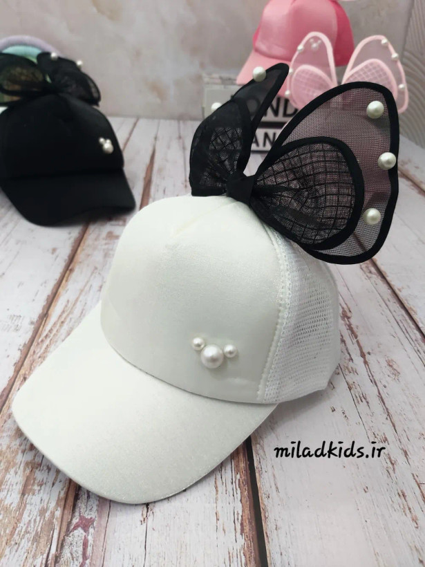 کلاه کپ دخترانه میکی موسی پشت توری وارداتی رنگ سفید با پاپیون مشکی