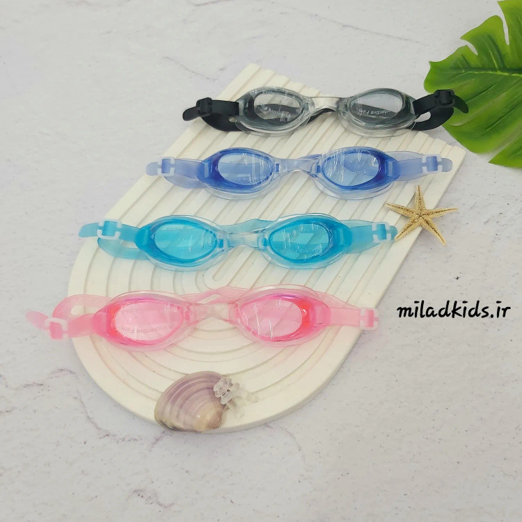 عینک شنا ضدمه و ضد UV مدل AK-3600 همراه با دو عدد گوش گیر سیلیکونی