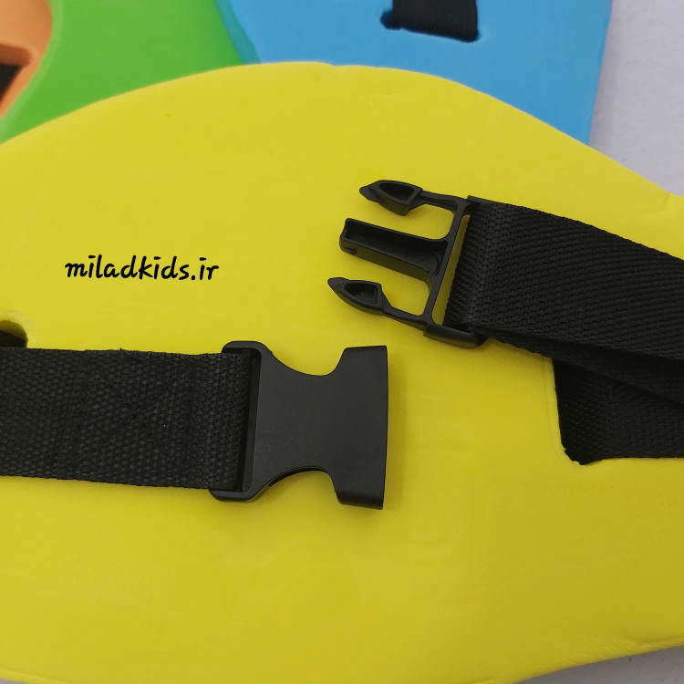 قفل سگکی کمربند فومی شنا به صورت باز