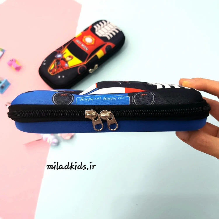 نمای کناری جامدادی نیمه تبلتی سه بعدی برجسته طرح ماشین مسابقه