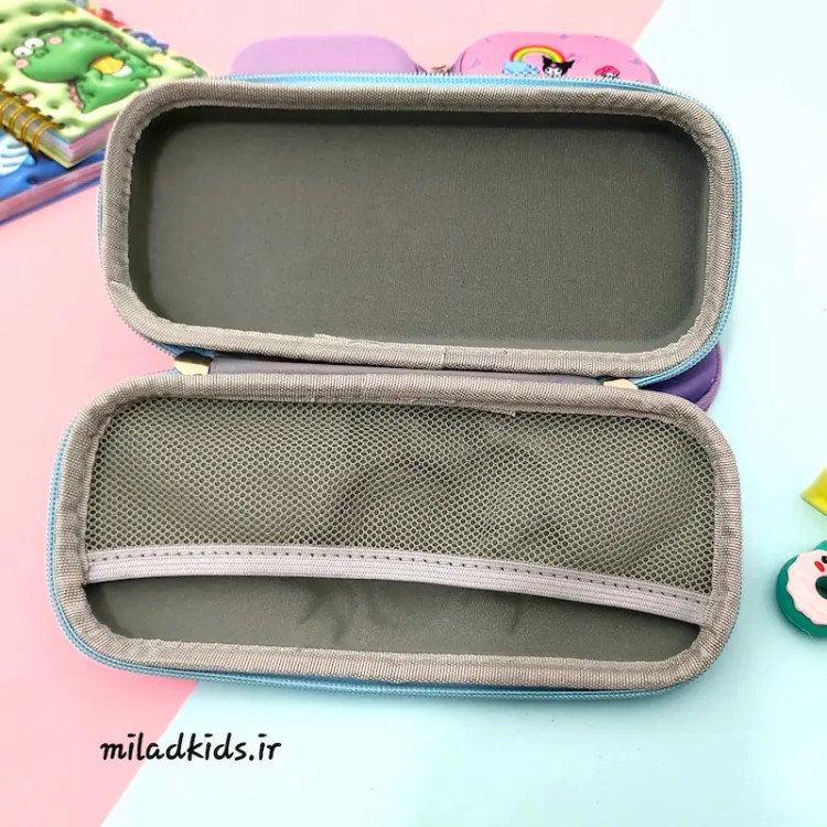 جامدادی بچه گانه نیمه تبلتی فانتزی طرح کرومی با توری نظم دهنده داخلی