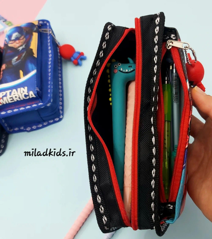 فضای داخلی جامدادی دو زیپ طرح شخصیت های مارول