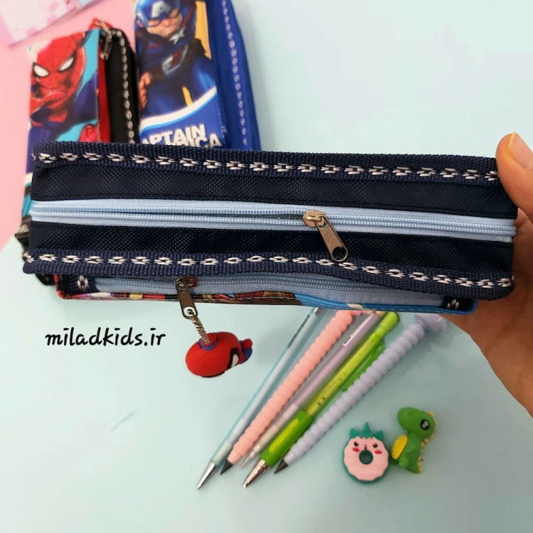 نمای بالای جامدادی با دو زیپ کوچک و بزرگ