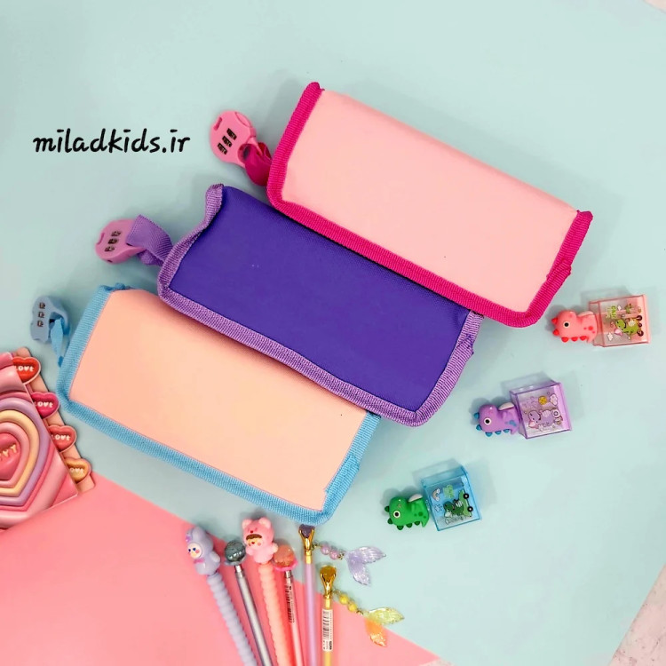 نمای پشت جامدادی بچگانه دو زیپ تک شاخ