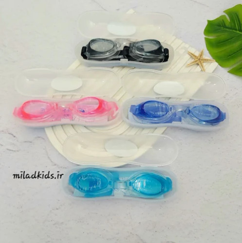 عینک شنا ضدبخار و محافظ UV مدل AK-3600 رنگ های مشکی،صورتی،آبی تیره،آبی روشن همراه با جعبه و گوش گیر سیلیکونی
