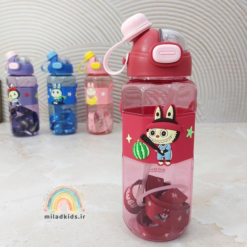 قمقمه آب طرح لبوبو دور سیلیکونی رنگ قرمز با بند بلند قابل تنظیم